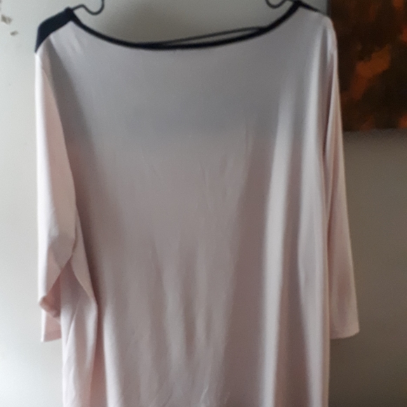 Woman's Calvin Klein shirt - Picture 4 of 4